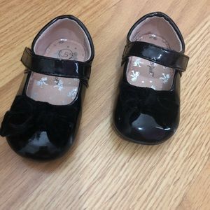 Cat and jack size 5 black patent leather MaryJane